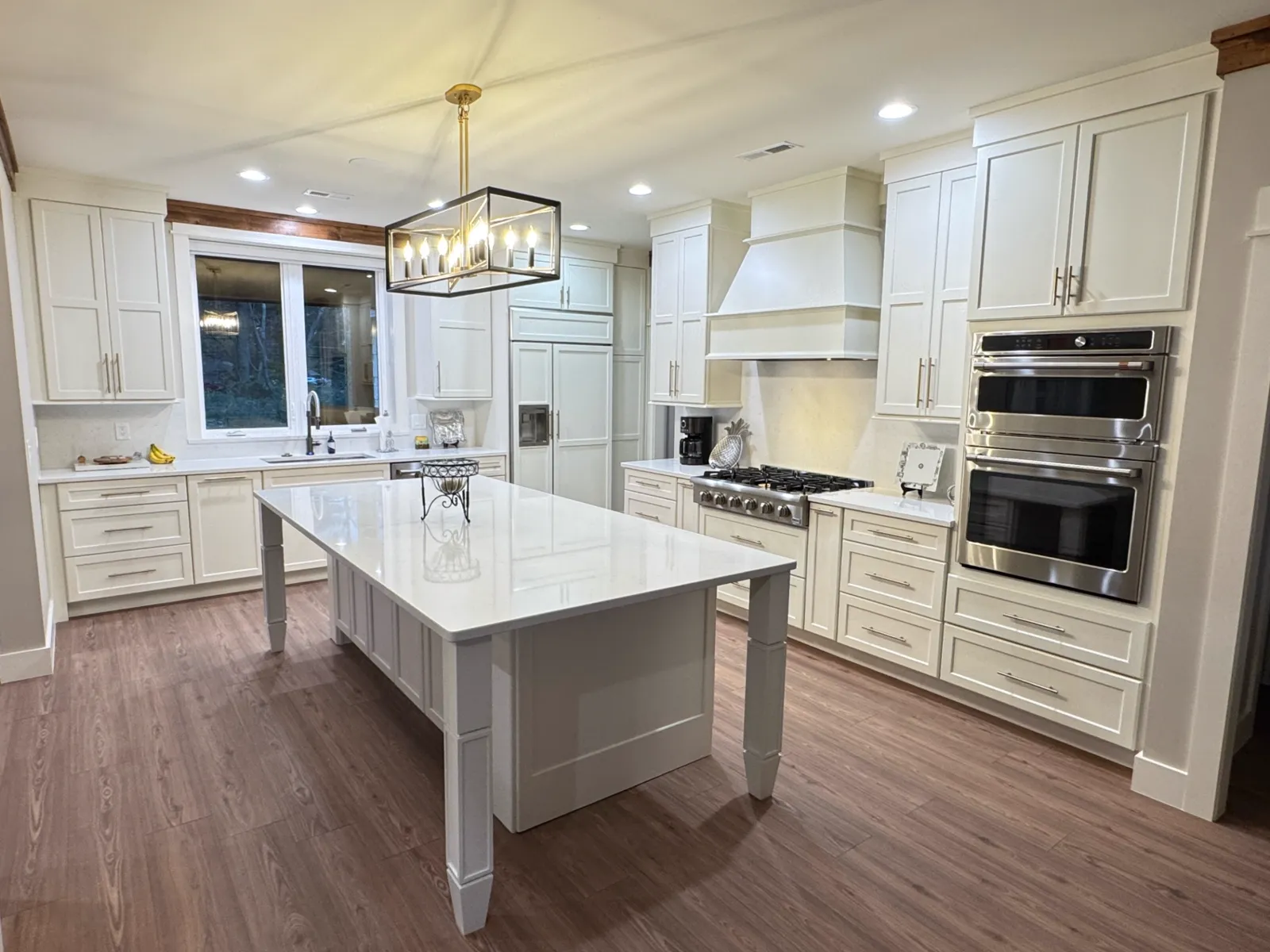Cream and quartz kitchen
