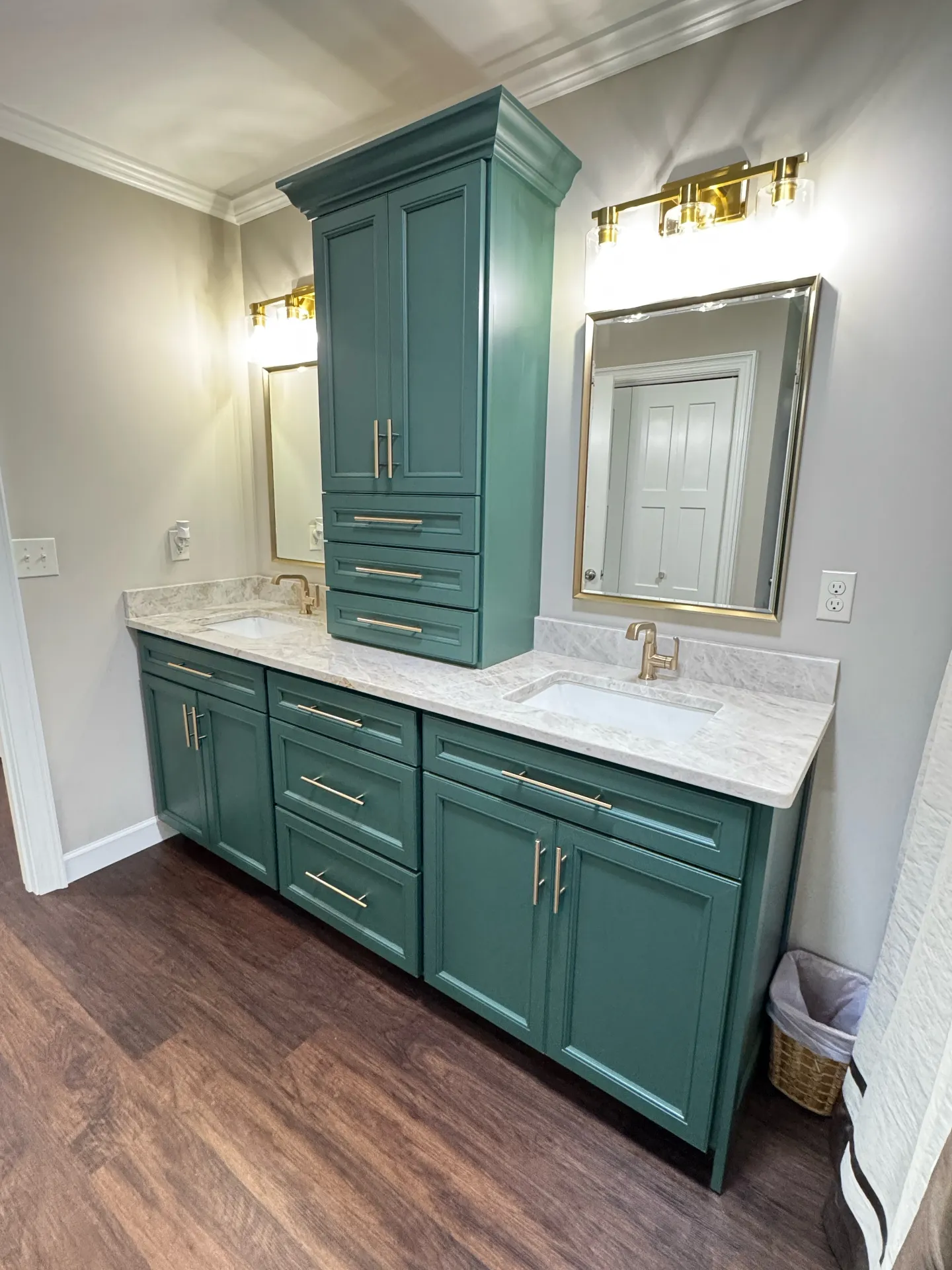 Emerald Double Vanity in Northwest Alabama